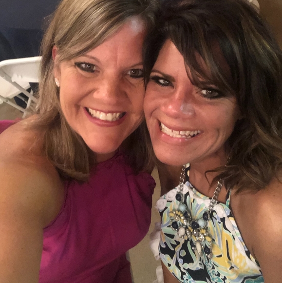 Meet your Posher, Laura - Picture 2 of 4